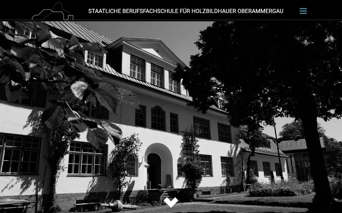 Сайт школы Staatliche Berufsfachschule für Holzbildhauer Oberammergau